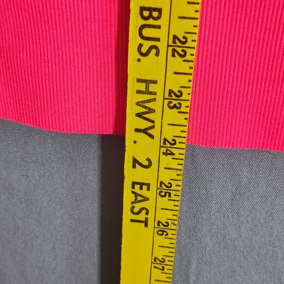 Under Armour Hoodie women's size M semi fitted pink colour with graphic design - Picture 11 of 11